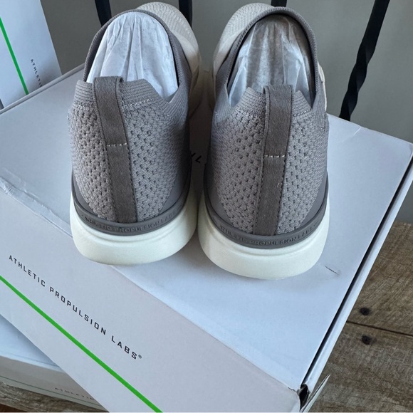 APL Techloom Bliss Cream Beige and Gray Sneakers NIB men’s 9 women’s 10.5 - Picture 5 of 11